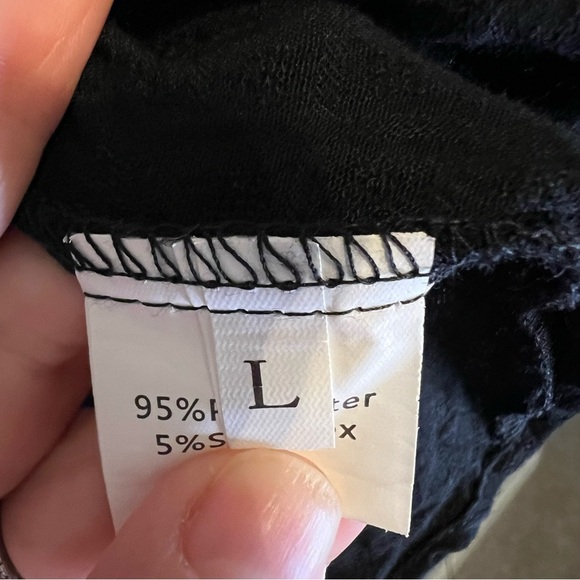 Black Blouse with Three-Quarter Lace Sleeves and V-Neckline - Picture 3 of 5